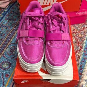 Nike womens Fuchsia Vandal 2K platform Sneakers